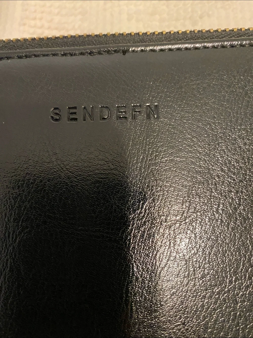 Sendefn black leather